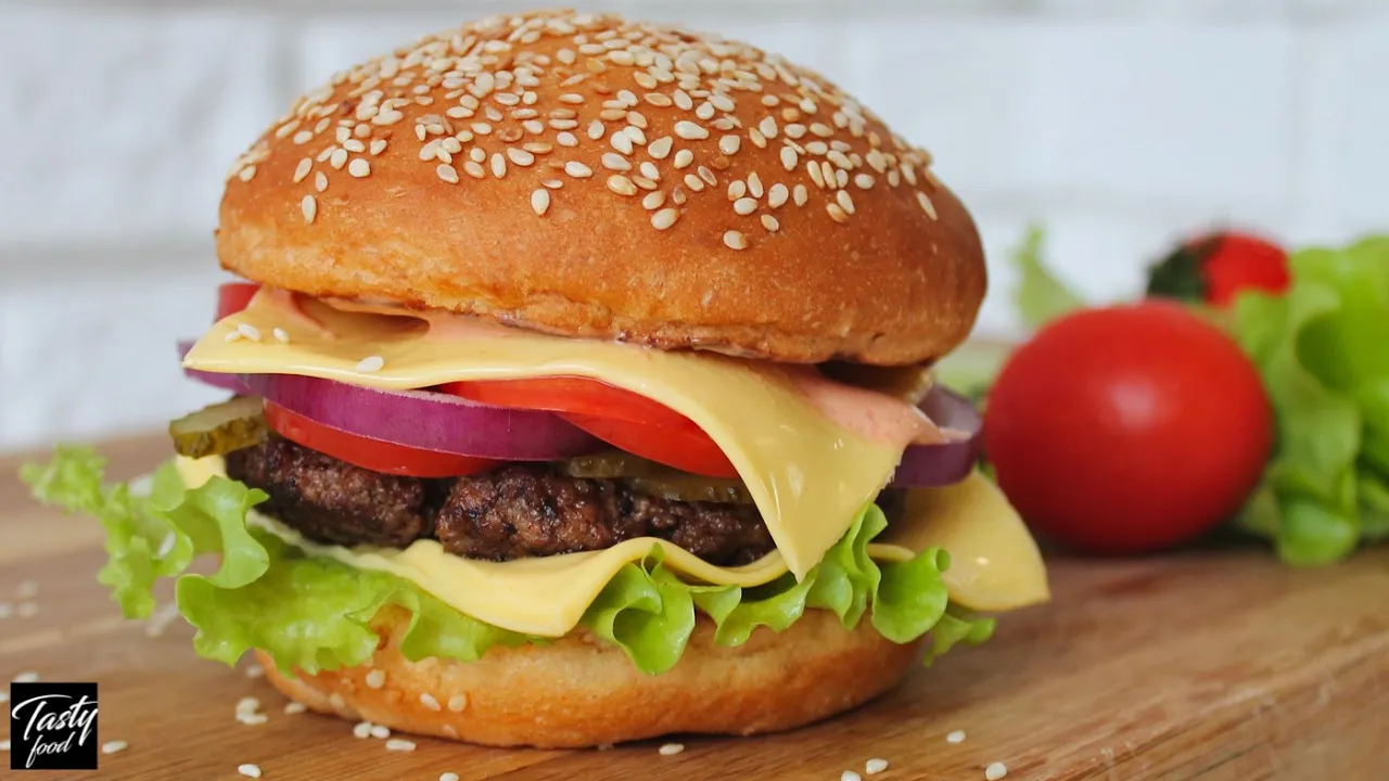 Homemade Cheeseburger